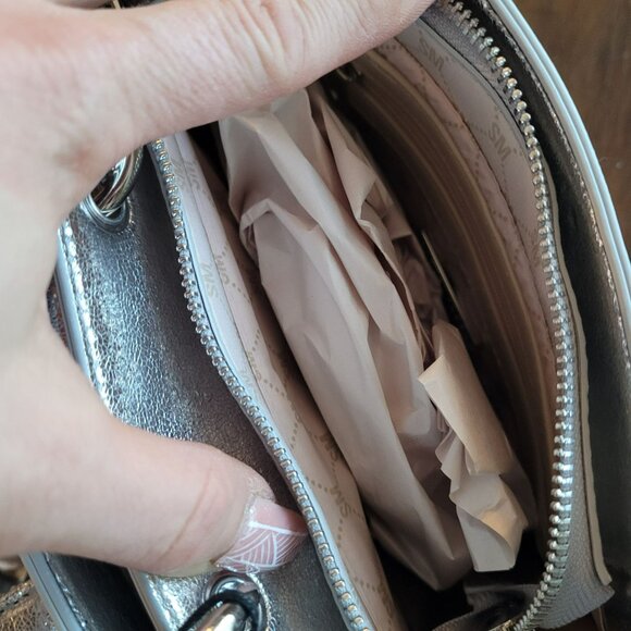 Steve Madden The Special Edition Evelyn Silver Set Tote 7"x10"x5" - Picture 5 of 13